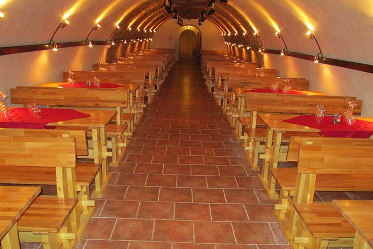 Vinný sklep a wine bar přímo pod hotelem